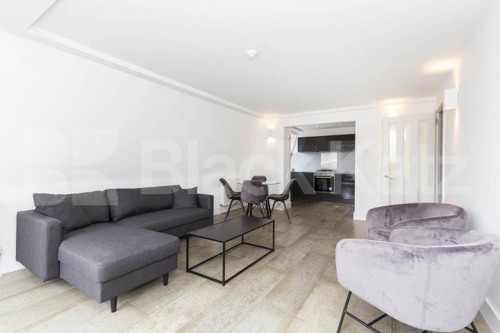 3 bed 2 bath within a warehouse conversion with private south facing terrace Berry Street, Clerkenwell